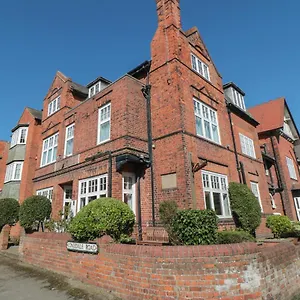 Holiday home Lonsdale, Scarborough